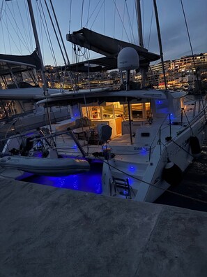 Marina - Sun-Kissed Sailing Adventure in Islas Sarónicas (Alimos)