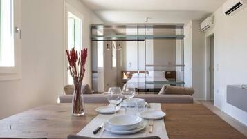 Appartement Deluxe, vue jardin | Restauration
