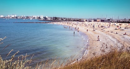 Sun-Kissed Sailing Adventure in Antiguo Puerto de La Rochelle