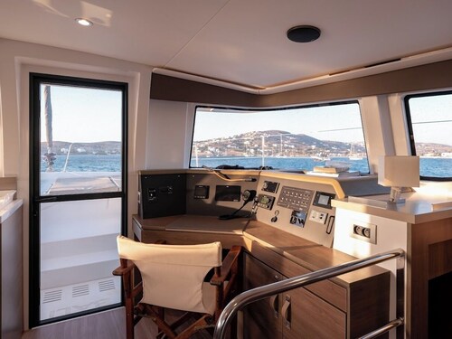 Sun-Kissed Sailing Adventure in the Stunning Islas Cícladas