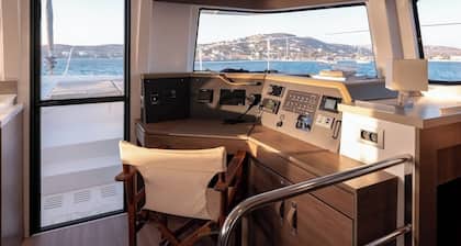 Sun-Kissed Sailing Adventure in the Stunning Islas Cícladas