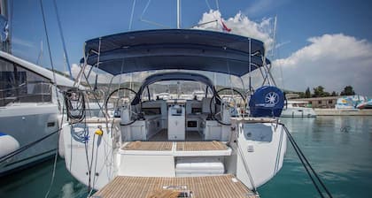 Sonnenverwöhntes Segelabenteuer auf den Islas Baleares, Mallorca