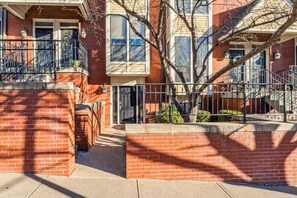 Interior - Walk to Main Street: Kansas City Vacation Rental! (Kansas City)