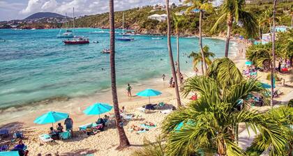 Caribbean Bliss: Sun-soaked Sailing Adventure from Santo Tomás, Gancho Rojo