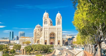 Sun-Kissed Sailing Adventure to Viejo Puerto from Marseille