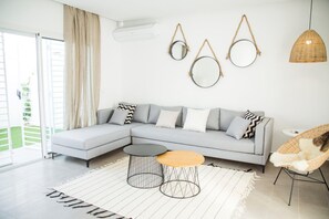 TV - Bright apt w/ breakfast 5mn from Carthage&SidiBou (Sidi Daoud)