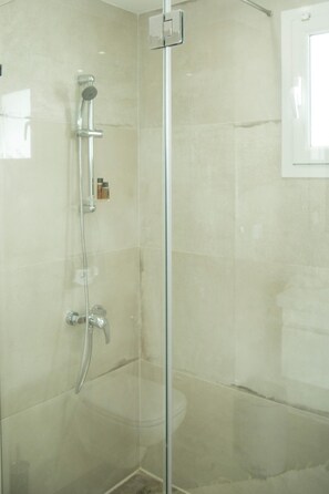 Bathroom - Bright apt w/ breakfast 5mn from Carthage&SidiBou (Sidi Daoud)