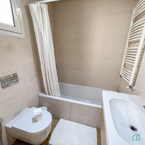 Towels - Bright & Stylish 1bd flat in Jardins De Carthage (La Goulette)