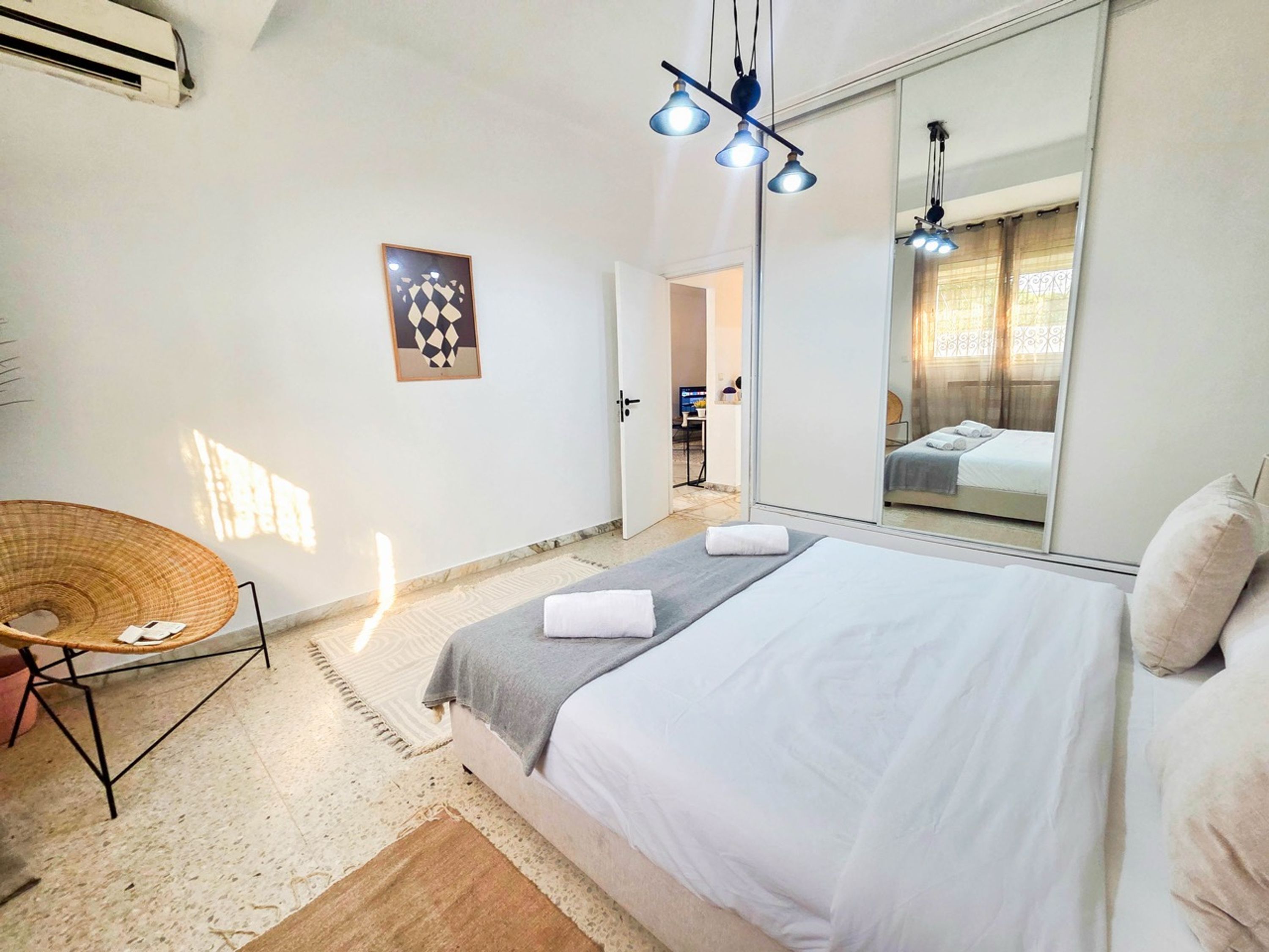 2 bedrooms, iron/ironing board, bed sheets