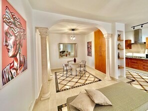 Interior - GOLDEN TULIP APT SPACIEUX AVEC DEUX TERRASSES (La Marsa)