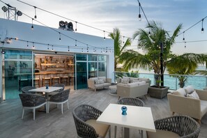 Outdoor dining - 2 Bedroom Pool View, Presidential Suites Cabarete (Cabarete)