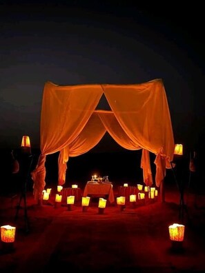 พื้นที่จัดเลี้ยงกลางแจ้ง