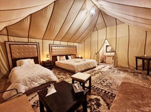 Deluxe Tent, pemandangan gurun | Ruang kerja komputer riba, Wi-fi percuma 
