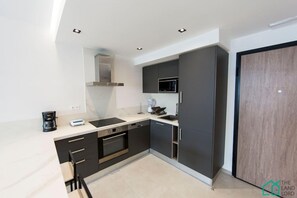 Private kitchen - Sunset 204 Luxury 2bds with Gym (Tunis)