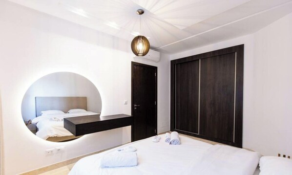 1 Schlafzimmer, Bügeleisen/Bügelbrett, Reisekinderbett, Bettwäsche