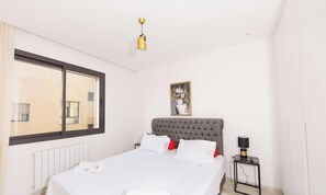 1 chambre, fer et planche à repasser, lit parapluie, draps fournis