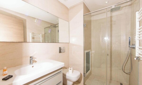 Hair dryer, towels - Residence Malaga B13 New & cosy 1bd in La Marsa (Sidi Daoud)
