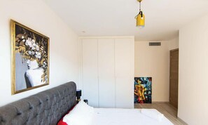 1 bedroom, iron/ironing board, travel cot, bed sheets - Residence Malaga B13 New & cosy 1bd in La Marsa (Sidi Daoud)