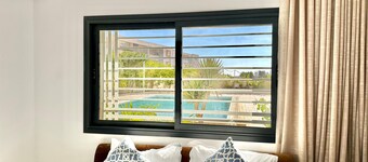 Gammarth Touristique piscine commune bord de mer