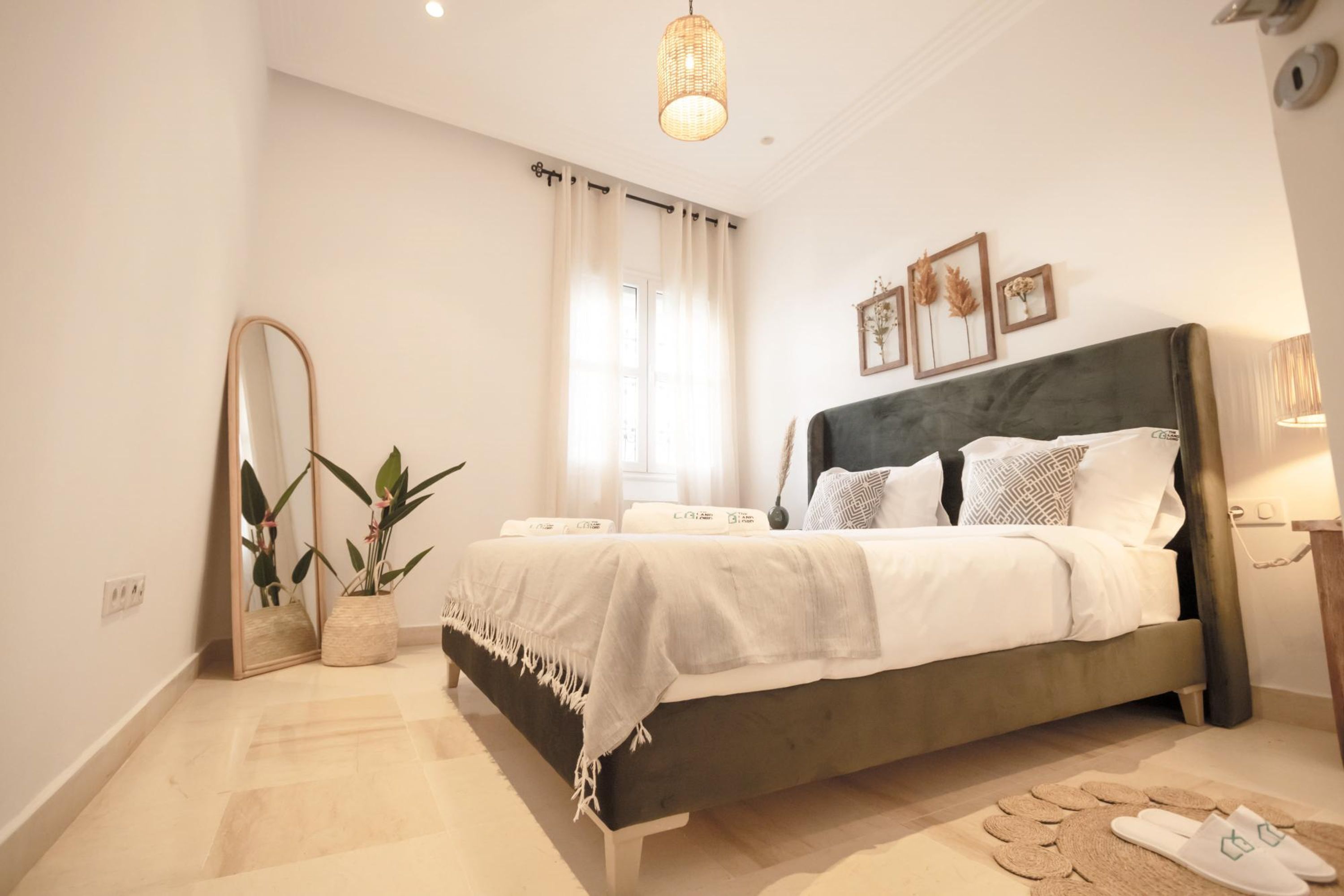 3 chambres, fer et planche à repasser, draps fournis