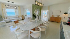 Interior - The Sea House beach front villa with pool (Site archéologique de Carthage)