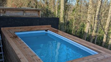 Tina de hidromasaje al aire libre