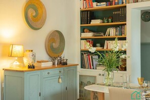 Interior - The Central Point of La Marsa (Site archéologique de Carthage)