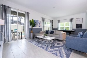 Télévision, lecteur de DVD, chaîne hi-fi, espaces bureaux