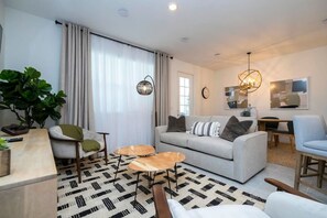 TV, video games, DVD player, stereo - Charming 3Bd Close to Disney   Festival 1026 (Davenport)