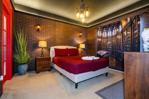 Desk, iron/ironing board, free WiFi, bed sheets - Marvelous 4Bd Close to Disney w  Pool at 313 Tuscan Hills (Davenport)