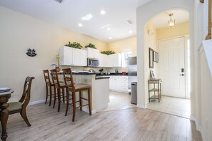 Fridge, microwave, oven, stovetop - Marvelous 4Bd Close to Disney w  Pool at 313 Tuscan Hills (Davenport)