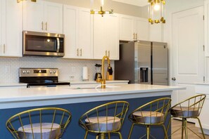 Private kitchen - Cozy 3Bd Close to Disney   Enclaves at Festival 808 (Four Corners)