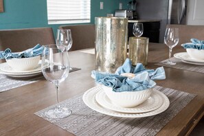 Dining - Marvelous 7 Bd w  Pool Close to Disney   Solterra 6086 (Davenport)