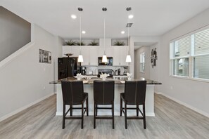 Fridge, microwave, oven, stovetop - Four Bedroom GameRoom Compass Bay Resort 5128A (Kissimmee)