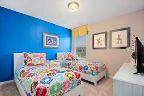 Desk, iron/ironing board, free WiFi, bed sheets - 5126 Compass Bay Resort Orlando 4Bedrooms Close to Disney (Kissimmee)