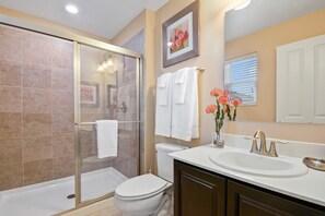 Hair dryer, towels - 5126 Compass Bay Resort Orlando 4Bedrooms Close to Disney (Kissimmee)