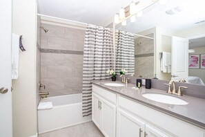 Hair dryer, towels - Gorgeous 4 Bedroom w  Pool Close to Disney 4836 (Kissimmee)