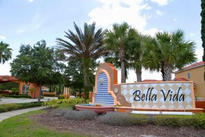 Property grounds - Amazing 4Bd Screened Pool Close to Disney 4572 (Kissimmee)