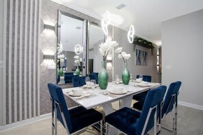 Dining - Gorgeous 4Bd w  Pool Close to Disney   Storey Lake 4289 (Kissimmee)