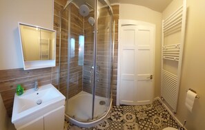 Bathroom - Luxurious studio room in the heart of East Kilbride 10mins from a hospital (East Kilbride)