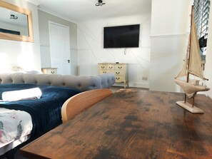 1 makuuhuone, silitysrauta/-lauta, Wi-Fi, vuodevaatteet