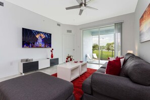 Fernseher, DVD-Player, Stereoanlage, Arbeitsbereiche