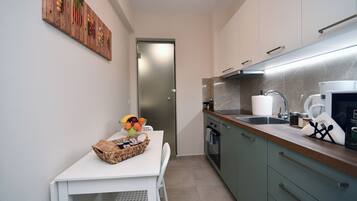 Superior Suite, Sea View | Private kitchen