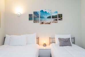 Schreibtisch, Bügeleisen/Bügelbrett, kostenloses WLAN, Bettwäsche