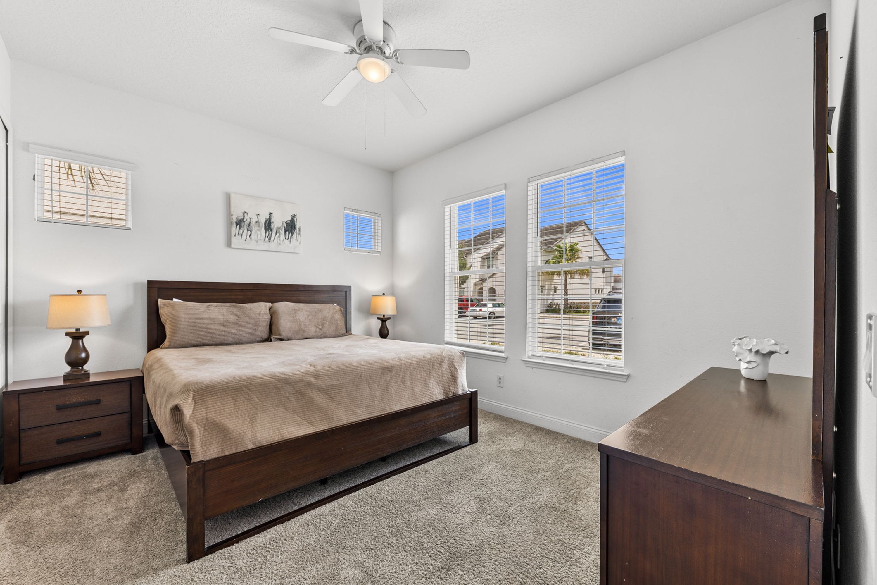 5 bedrooms, desk, iron/ironing board, WiFi (free)