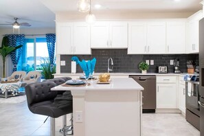 Fridge, microwave, oven, stovetop - Luxurious 3Bd 8 Guests  Storey Lake Resort Close to Disney 201 3131 (Kissimmee)
