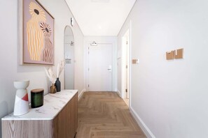 Interior - Free housekeeping visits during your stay - StayShort - Stunning Studio in Business Bay that Sleeps 2! (Business Bay)