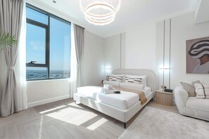 Iron/ironing board, WiFi, bed sheets - Free housekeeping visits during your stay - StayShort - Stunning Studio in Business Bay that Sleeps 2! (Business Bay)