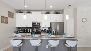 Coffee/tea maker, fridge, microwave, oven - Four Bedroom Close to Disney w  Screened Pool  StoreyLake 4910 (Kissimmee)