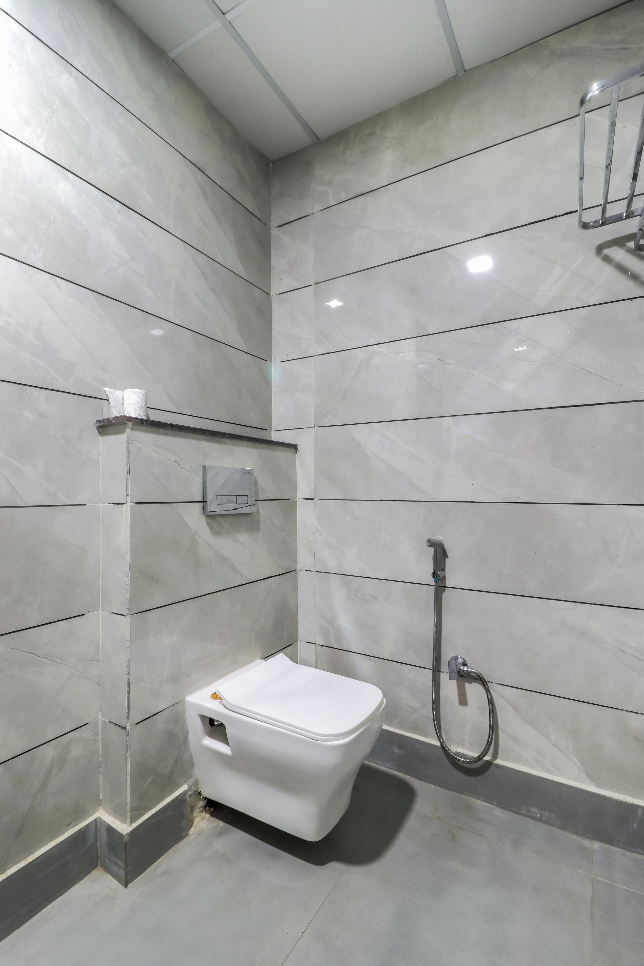 Deluxe Double Room | Bathroom | Shower, towels, soap, shampoo